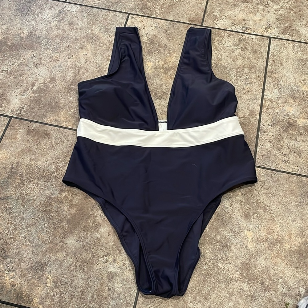 NWT Cupshe Swimsuit XL